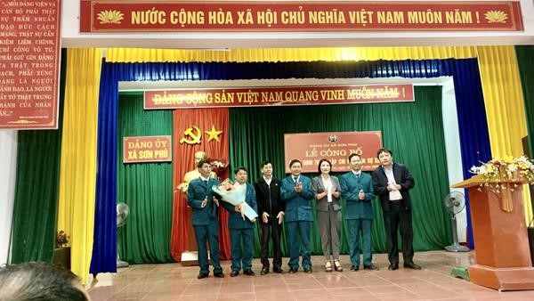Đảng ủy xã Sơn Phú long trọng tổ chức Lễ công bố Quyết định thành lập Chi bộ Quân sự xã