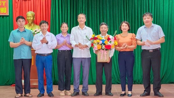 Khắp các thôn trên địa bàn xã Sơn Phú sôi nổi tổ chức Ngày hội Đại đoàn kết toàn dân
