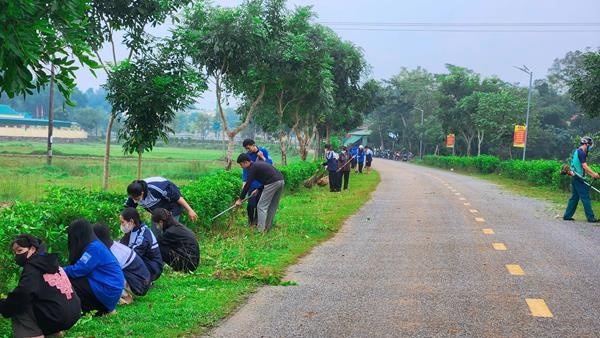 ĐOÀN XÃ SƠN PHÚ CHUNG TAY XÂY DỰNG NÔNG THÔN MỚI NÂNG CAO
